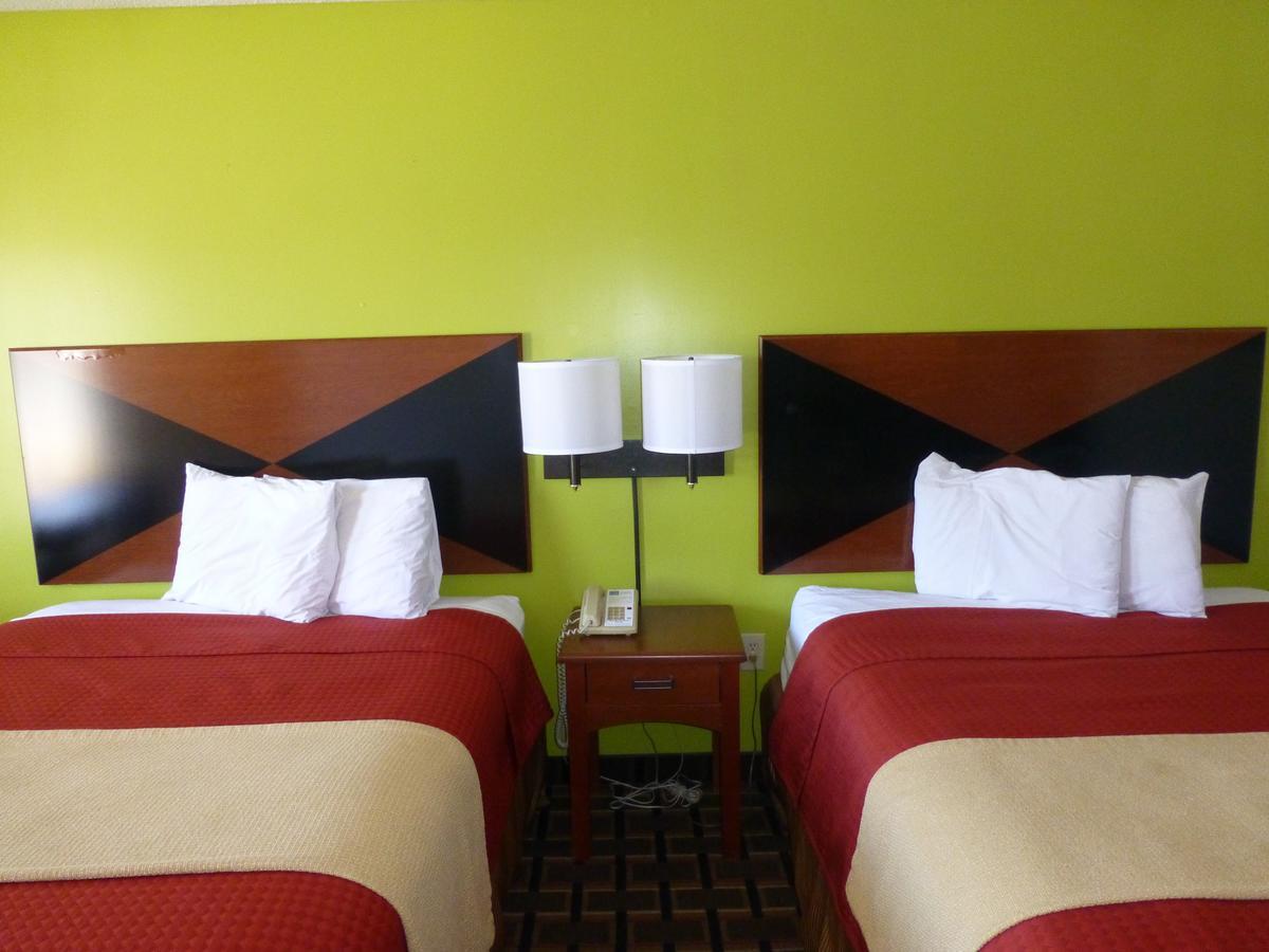 Coach Inn - Summerville ภายนอก รูปภาพ
