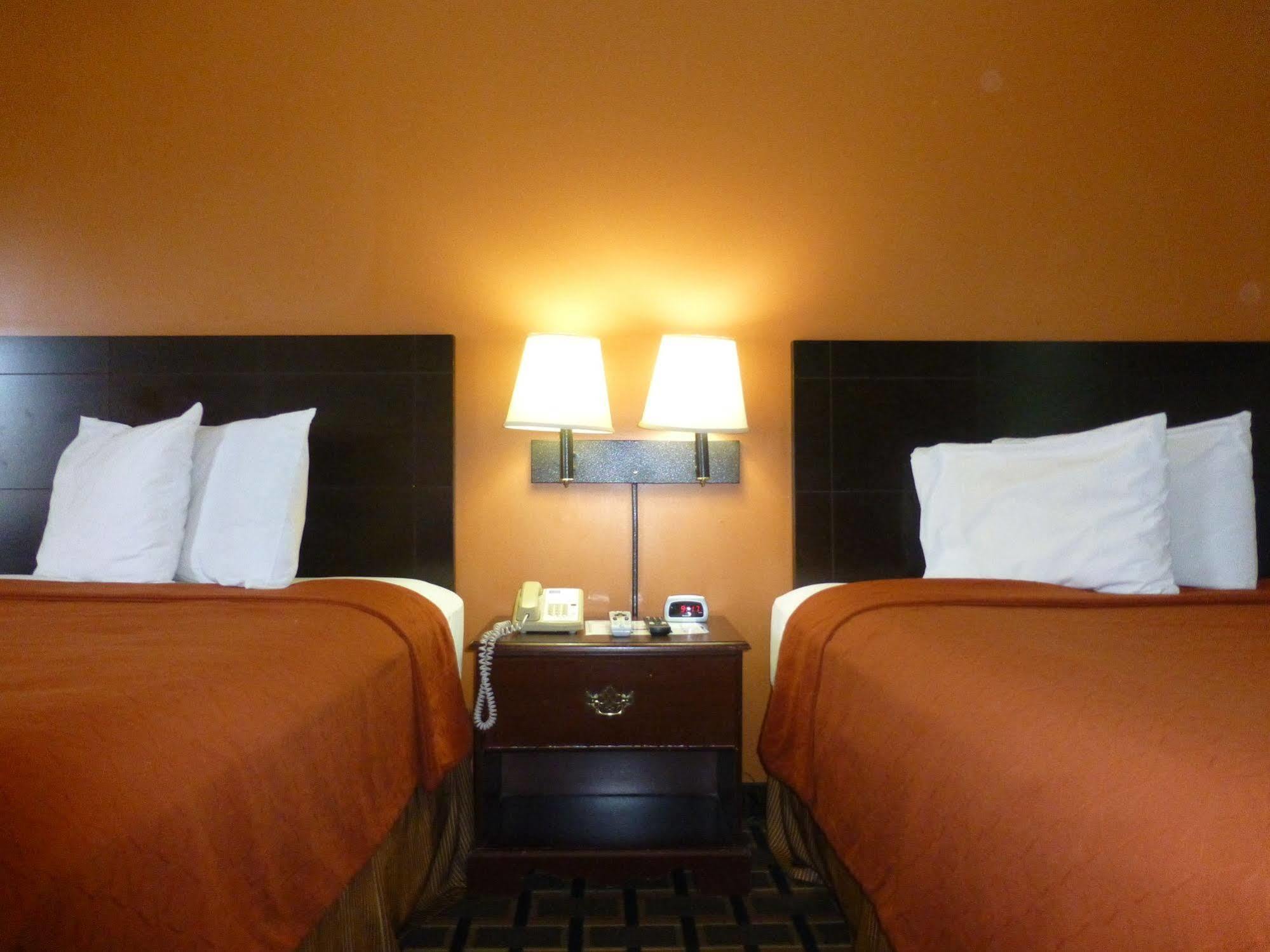 Coach Inn - Summerville ภายนอก รูปภาพ