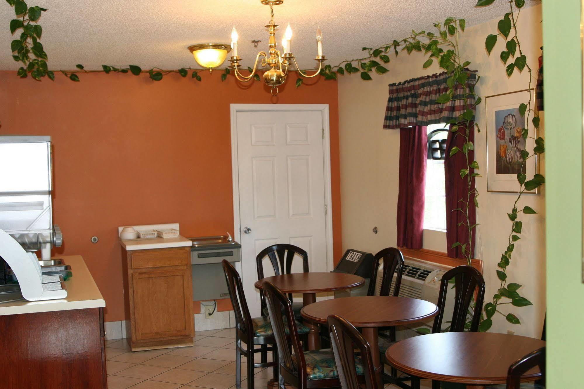 Coach Inn - Summerville ภายนอก รูปภาพ